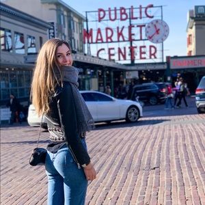 Meet your Posher, Kennedy